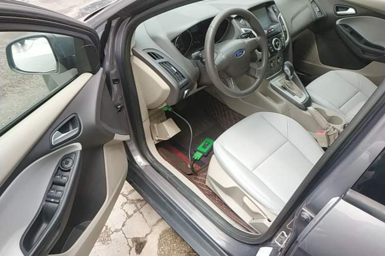 Used Ford Focus 2012 Sedan 1.6L Automatic Comfort Model Driver Seat