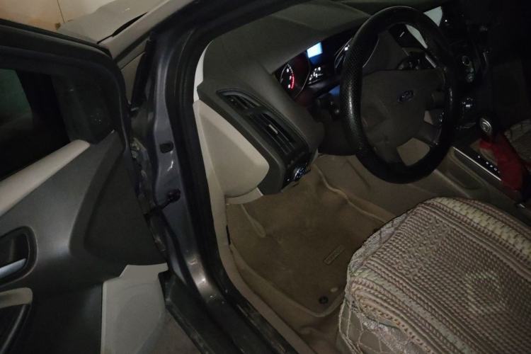 Used Ford Focus 2012 Sedan 1.6L Automatic Comfort Model Driver Seat