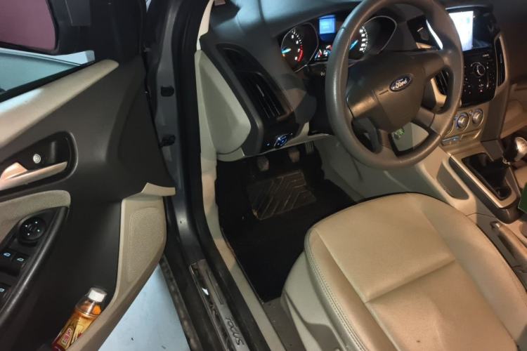 Used Ford Focus 2012 Sedan 1.6L Manual Comfort Model Driver Seat