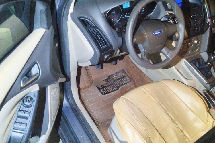 Used Ford Focus 2012 Sedan 1.6L Manual Comfort Model Driver Seat