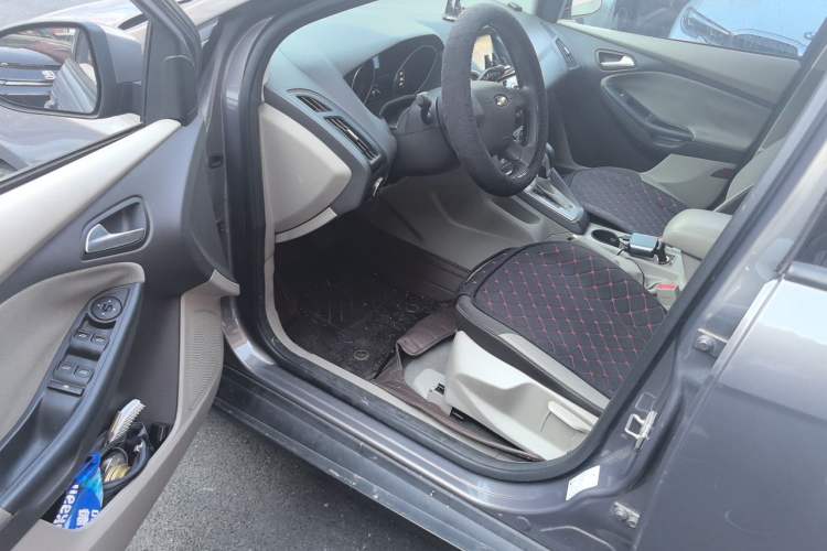 Used Ford Focus 2012 Sedan 1.6L Automatic Comfort Model Driver Seat
