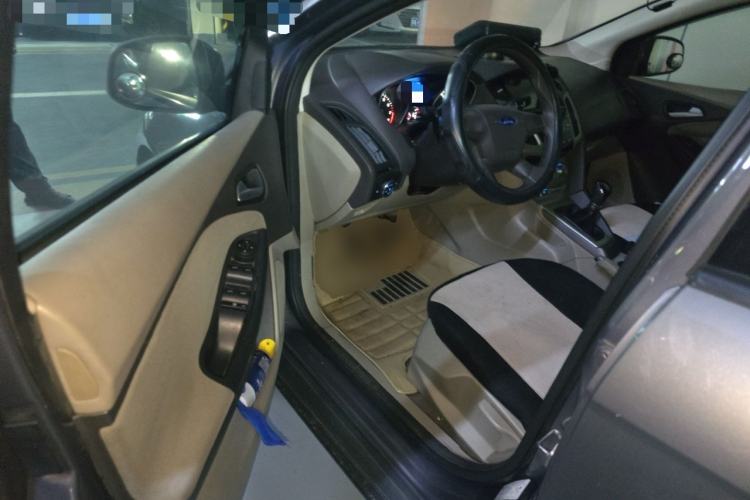 Used Ford Focus 2012 Sedan 1.6L Manual Comfort Model Driver Seat