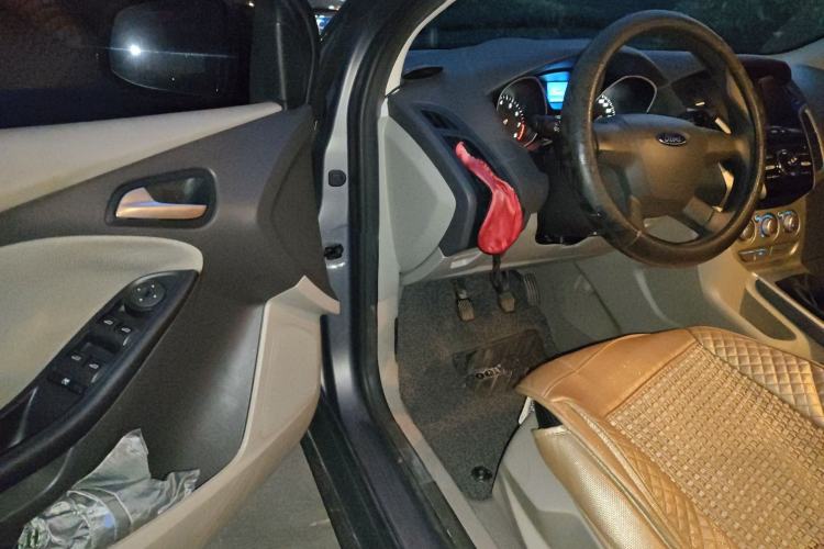 Used Ford Focus 2012 Sedan 1.6L Manual Comfort Model Driver Seat