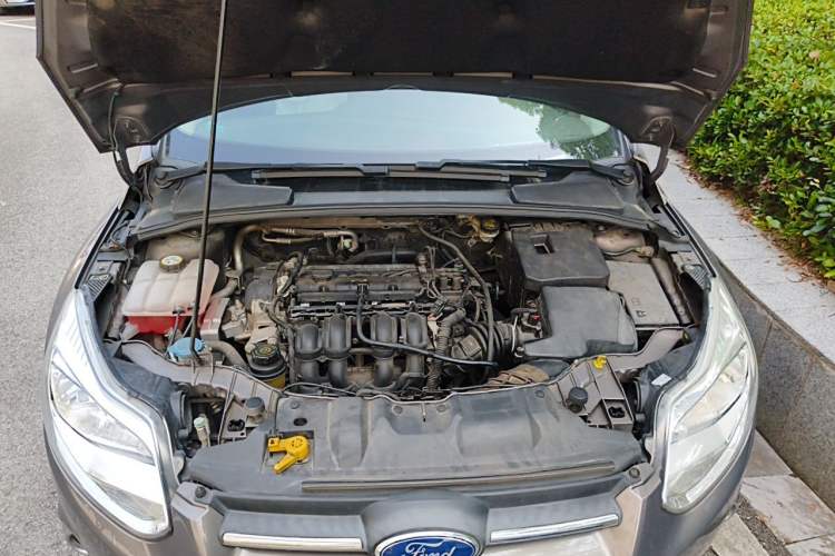 Used Ford Focus 2012 Sedan 1.6L Automatic Fashion Edition Engine Bay