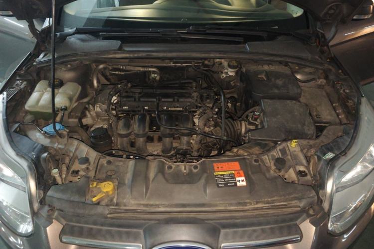 Used Ford Focus 2012 Sedan 1.6L Automatic Fashion Edition Engine Bay
