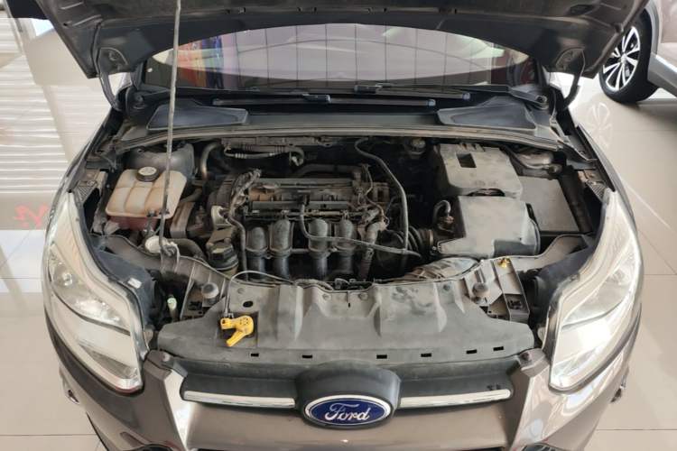 Used Ford Focus 2012 Sedan 1.6L Automatic Fashion Edition Engine Bay