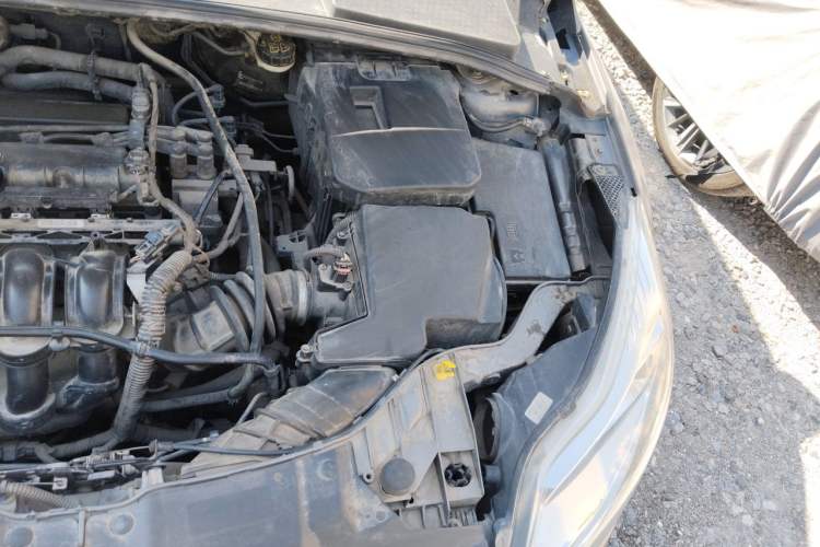 Used Ford Focus 2012 Sedan 1.6L Automatic Comfort Model Engine Bay Left