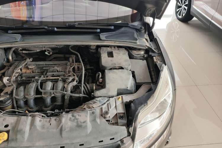 Used Ford Focus 2012 Sedan 1.6L Automatic Fashion Edition Engine Bay Left
