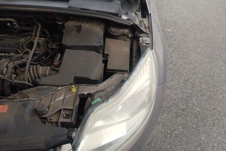 Used Ford Focus 2012 Sedan 1.6L Automatic Comfort Model Engine Bay Left