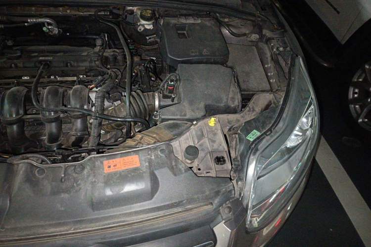 Used Ford Focus 2012 Sedan 1.6L Automatic Comfort Model Engine Bay Left