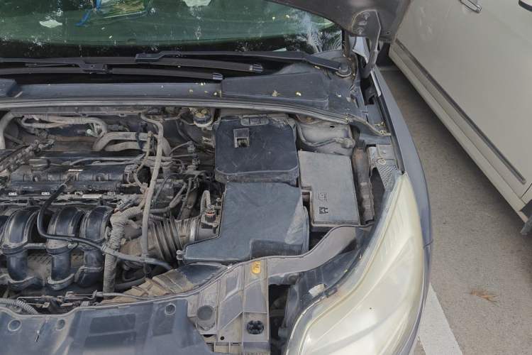 Used Ford Focus 2012 Sedan 1.6L Automatic Fashion Edition Engine Bay Left