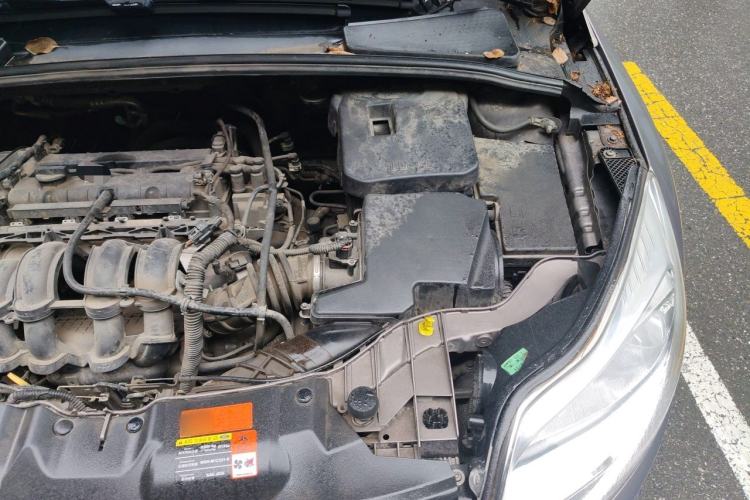 Used Ford Focus 2012 Sedan 1.6L Manual Comfort Model Engine Bay Left