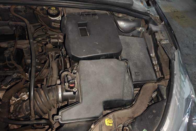 Used Ford Focus 2012 Sedan 1.6L Automatic Fashion Edition Engine Bay Left