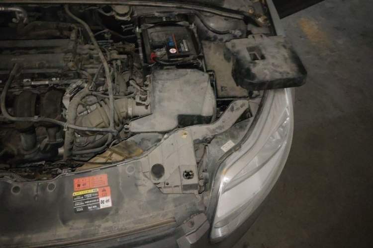 Used Ford Focus 2012 Sedan 1.6L Automatic Comfort Model Engine Bay Left