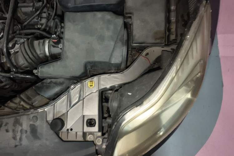 Used Ford Focus 2012 Sedan 1.6L Manual Comfort Model Engine Bay Left