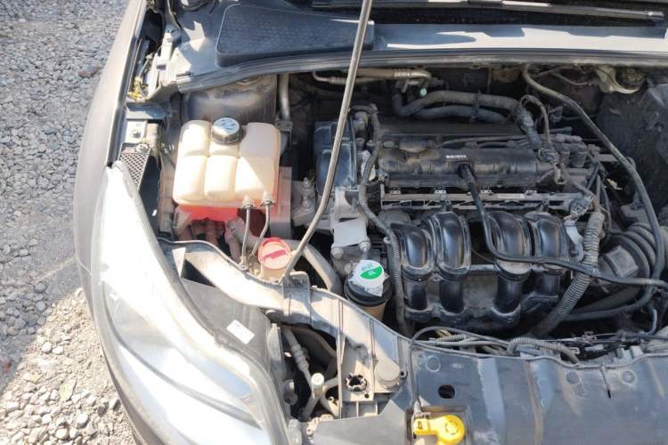 Used Ford Focus 2012 Sedan 1.6L Automatic Comfort Model Engine Bay Right