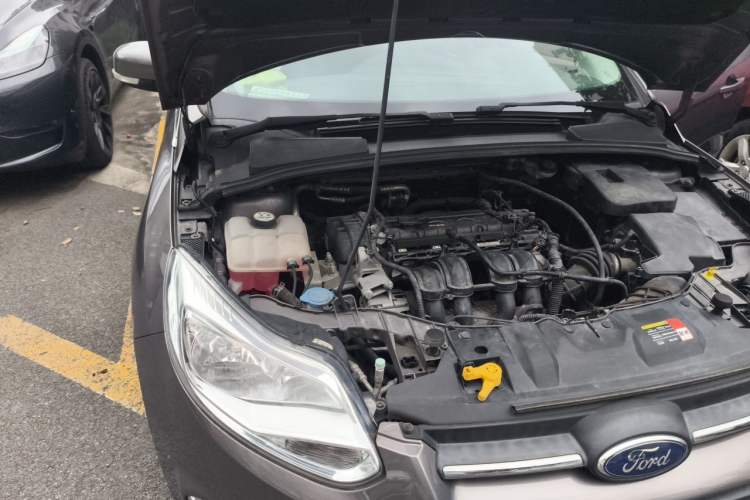 Used Ford Focus 2012 Sedan 1.6L Manual Fashion Edition Engine Bay Right
