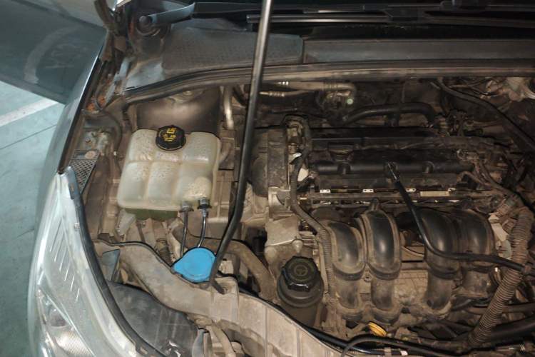Used Ford Focus 2012 Sedan 1.6L Automatic Fashion Edition Engine Bay Right
