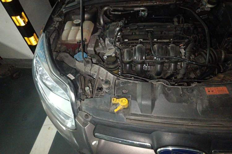 Used Ford Focus 2012 Sedan 1.6L Automatic Comfort Model Engine Bay Right
