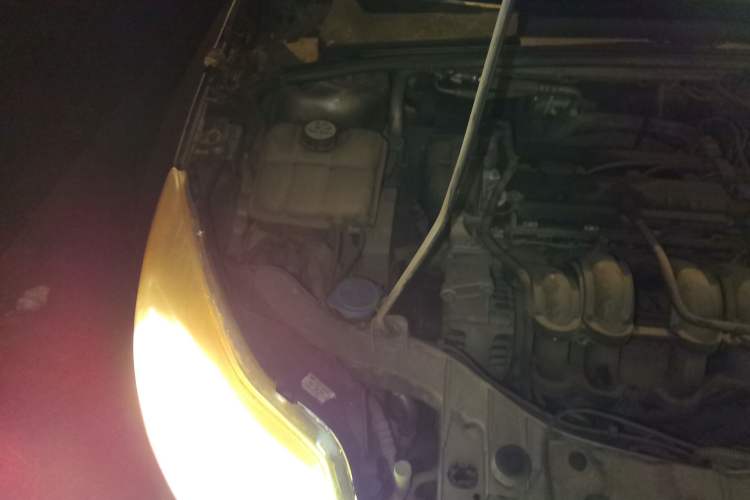 Used Ford Focus 2012 Sedan 1.6L Manual Fashion Edition Engine Bay Right