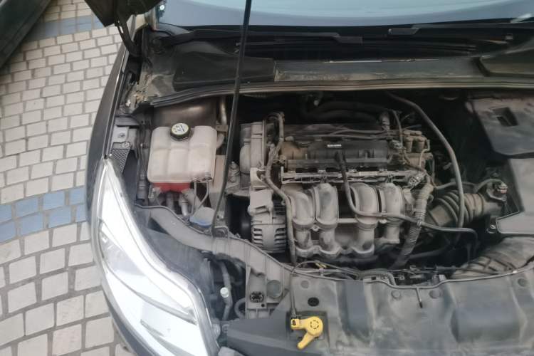Used Ford Focus 2012 Sedan 1.6L Manual Fashion Edition Engine Bay Right
