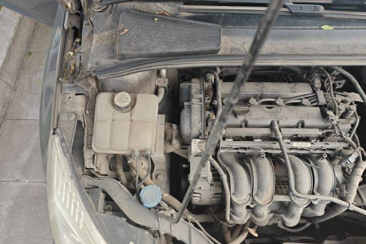 Used Ford Focus 2012 Sedan 1.6L Manual Fashion Edition Engine Bay Right