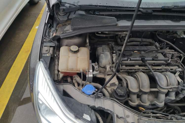 Used Ford Focus 2012 Sedan 1.6L Automatic Fashion Edition Engine Bay Right