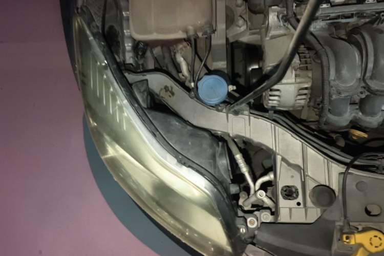 Used Ford Focus 2012 Sedan 1.6L Manual Comfort Model Engine Bay Right