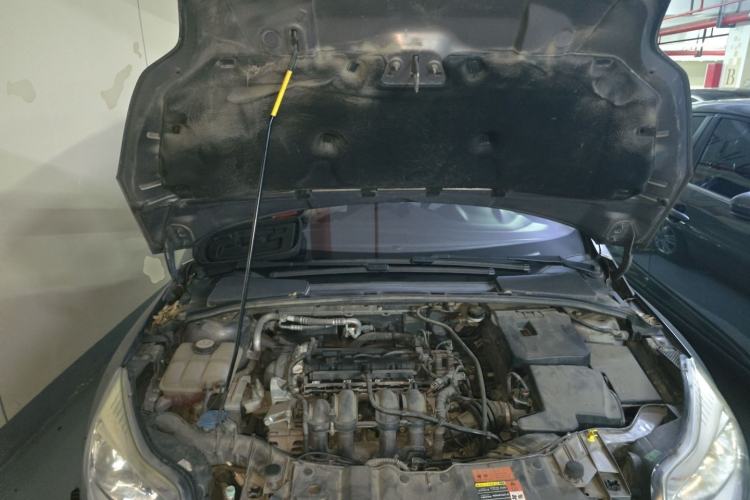 Used Ford Focus 2012 Sedan 1.6L Manual Comfort Model Engine Bay