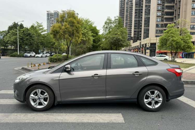 Used Ford Focus 2012 Sedan 1.6L Automatic Fashion Edition Exterior 3