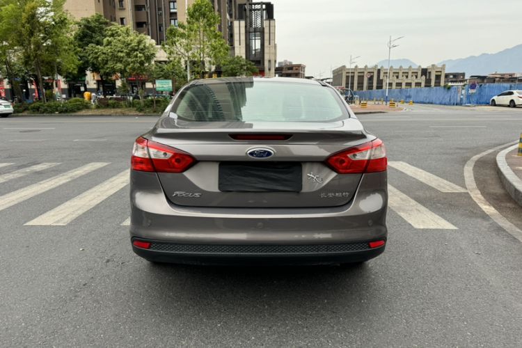 Used Ford Focus 2012 Sedan 1.6L Automatic Fashion Edition Exterior 4