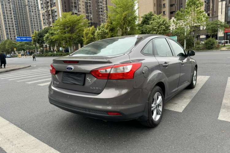 Used Ford Focus 2012 Sedan 1.6L Automatic Fashion Edition Exterior 5