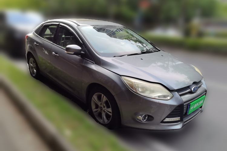Used Ford Focus 2012 Sedan 1.6L Manual Fashion Edition Front Right 45 Deg