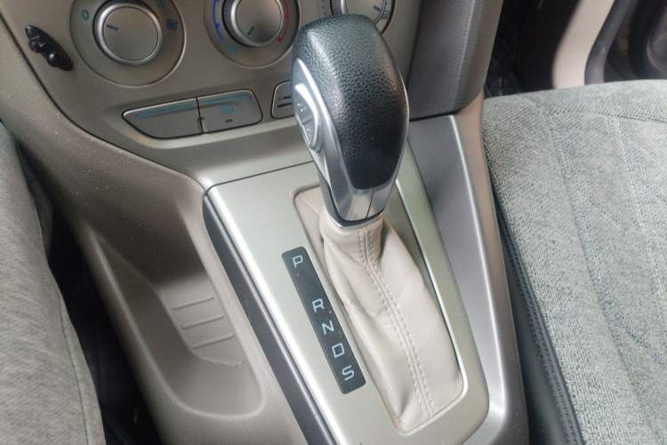 Used Ford Focus 2012 Sedan 1.6L Automatic Comfort Model Gear Lever