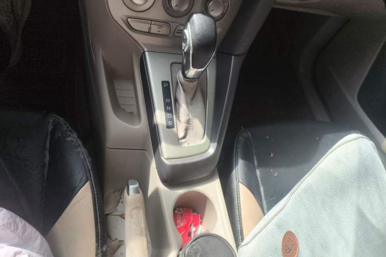 Used Ford Focus 2012 Sedan 1.6L Automatic Comfort Model Gear Lever
