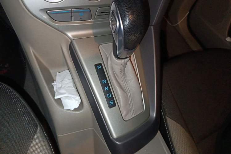 Used Ford Focus 2012 Sedan 1.6L Automatic Comfort Model Gear Lever