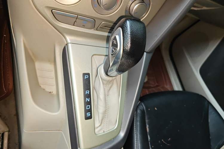 Used Ford Focus 2012 Sedan 1.6L Automatic Comfort Model Gear Lever