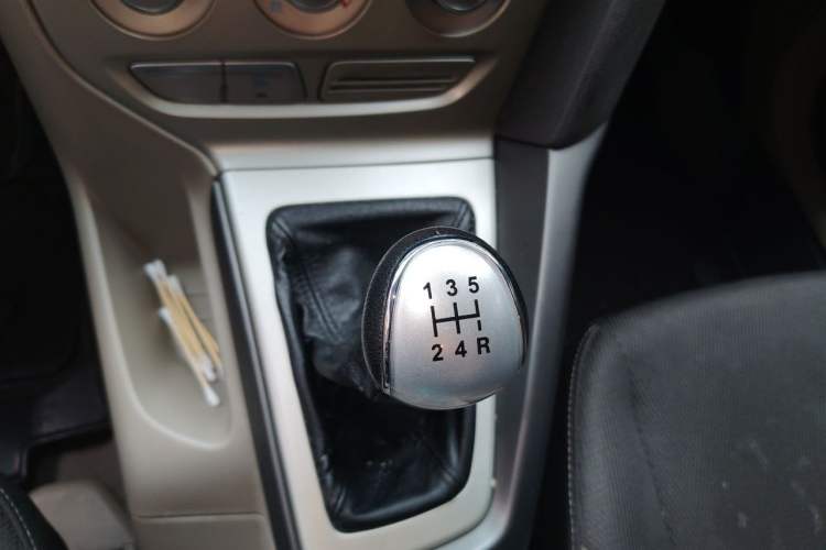 Used Ford Focus 2012 Sedan 1.6L Manual Comfort Model Gear Lever