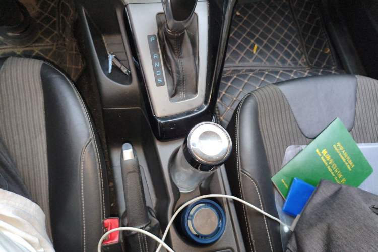 Used Ford Focus 2012 Sedan 1.6L Automatic Fashion Edition Gear Lever