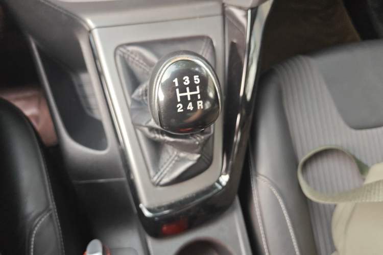 Used Ford Focus 2012 Sedan 1.6L Manual Fashion Edition Gear Lever