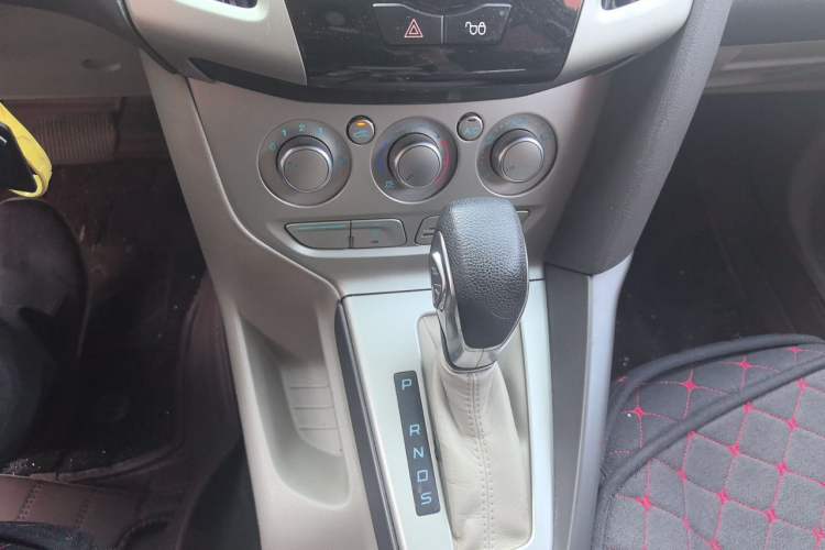 Used Ford Focus 2012 Sedan 1.6L Automatic Comfort Model Gear Lever