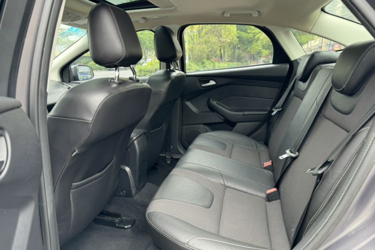 Used Ford Focus 2012 Sedan 1.6L Automatic Fashion Edition Interior 3