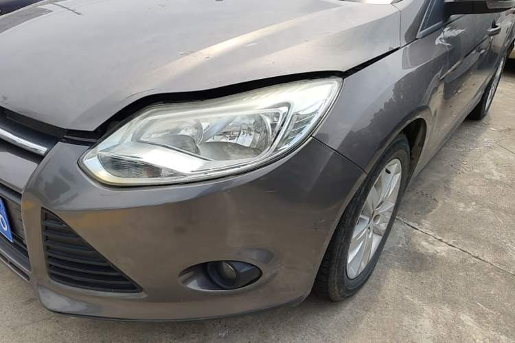 Used Ford Focus 2012 Sedan 1.6L Automatic Comfort Model Left Front Headlight