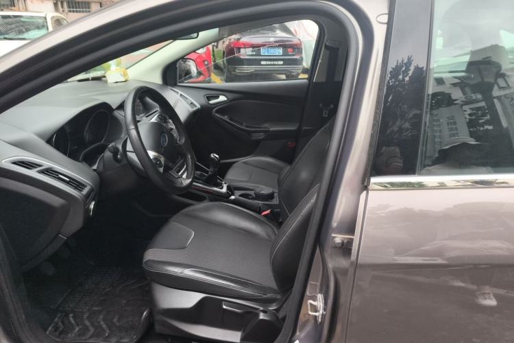 Used Ford Focus 2012 Sedan 1.6L Manual Fashion Edition Left Front Seat