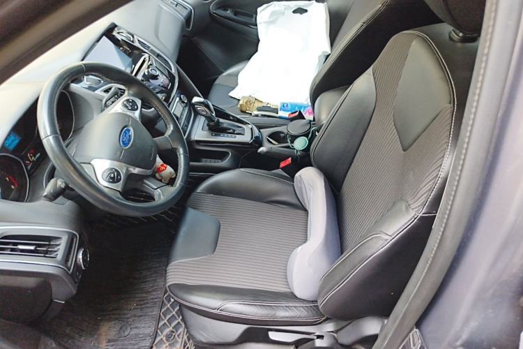 Used Ford Focus 2012 Sedan 1.6L Automatic Fashion Edition Left Front Seat