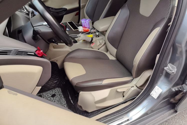 Used Ford Focus 2012 Sedan 1.6L Manual Fashion Edition Left Front Seat