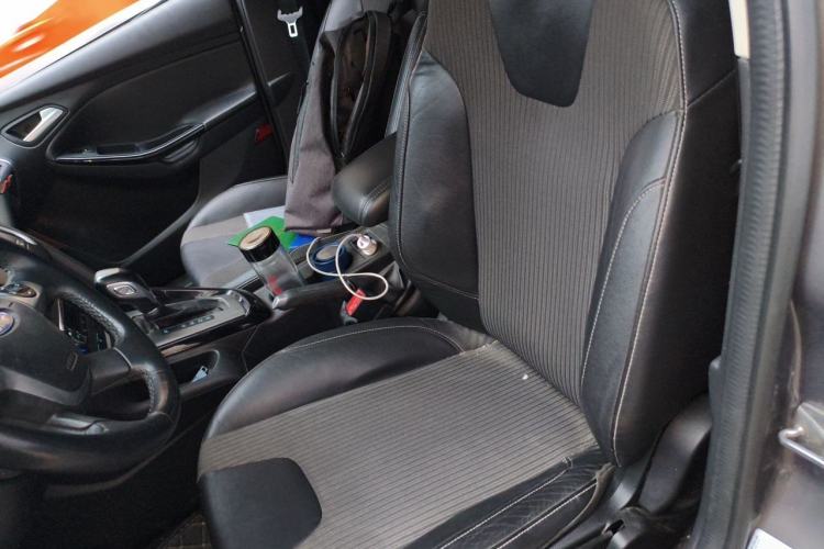 Used Ford Focus 2012 Sedan 1.6L Automatic Fashion Edition Left Front Seat