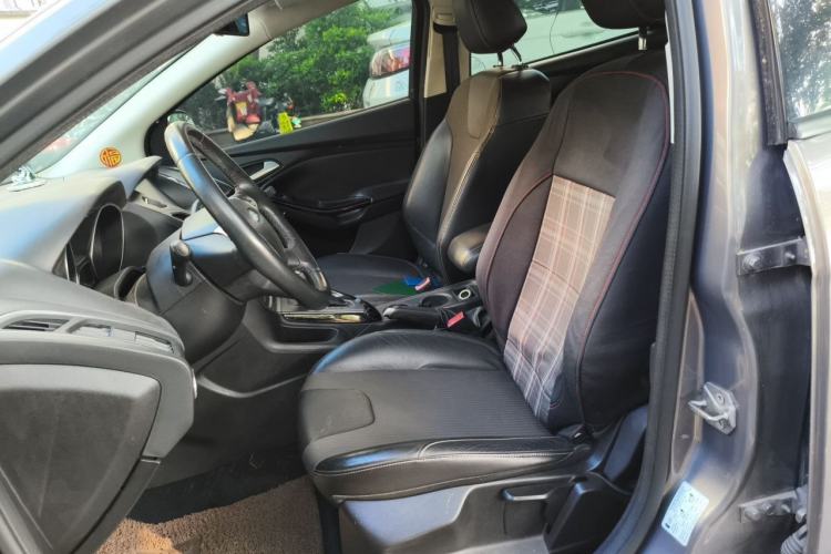 Used Ford Focus 2012 Sedan 1.6L Automatic Fashion Edition Left Front Seat