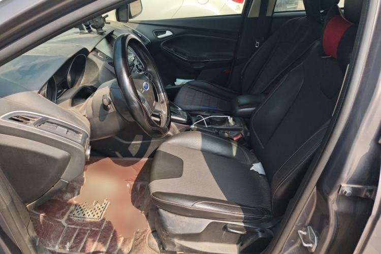 Used Ford Focus 2012 Sedan 1.6L Automatic Fashion Edition Left Front Seat