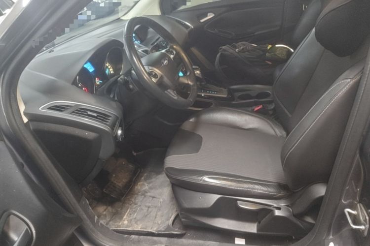 Used Ford Focus 2012 Sedan 1.6L Automatic Fashion Edition Left Front Seat